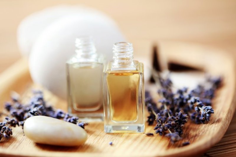 Types of Oil Massage and Its Health Benefits